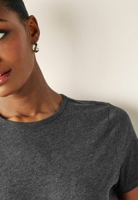 Next THE EVERYDAY CREW NECK SHORT SLEEVE - Paprasti marškinėliai - grey