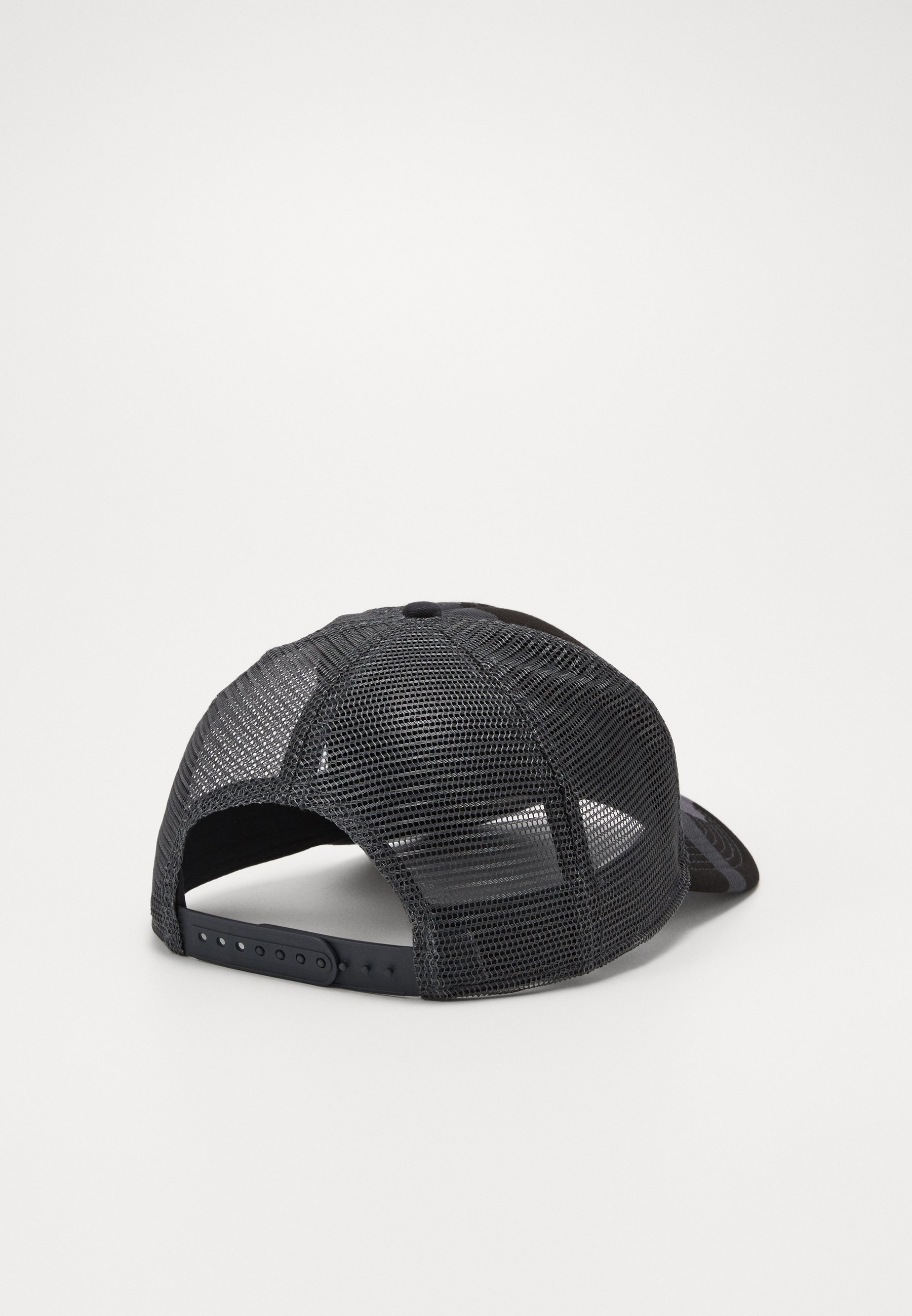 nike trucker cap grey