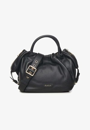Bolso de mano de cuero negro texturizado con asa superior y correa ajustable con hebilla, con herrajes dorados y logo "BIASIA" en la parte delantera.
