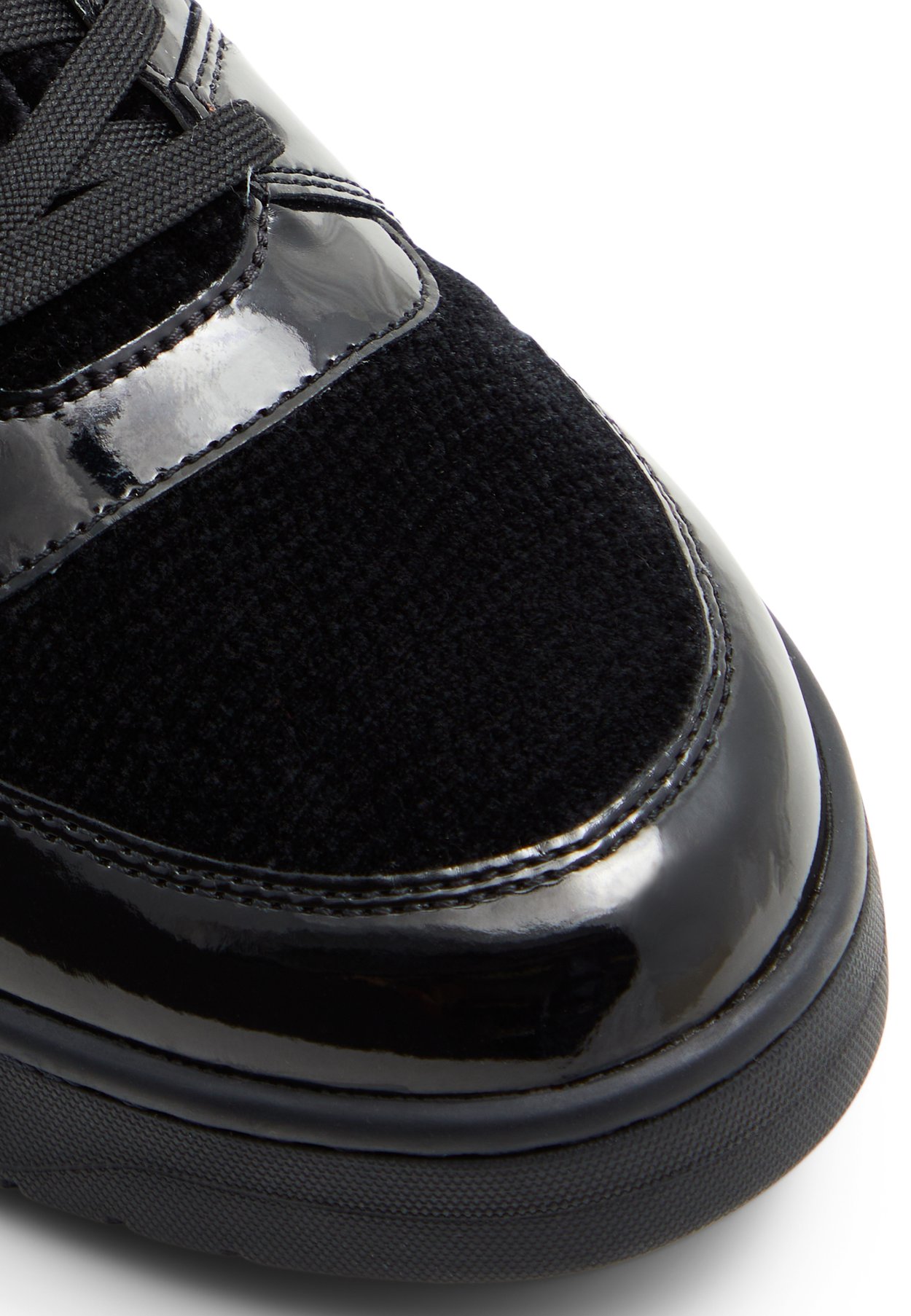 PILLOW WALK HI TOP SNEAKER JADEN