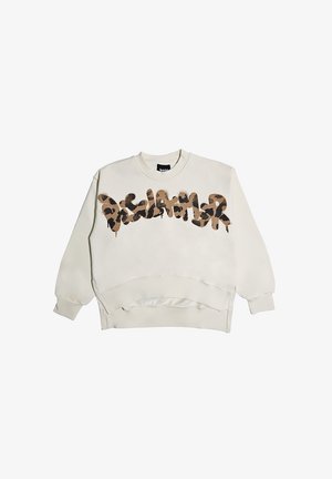 Felpa color crema con maniche lunghe, scollo a girocollo e testo audace in stile graffiti con stampa leopardata sul petto.