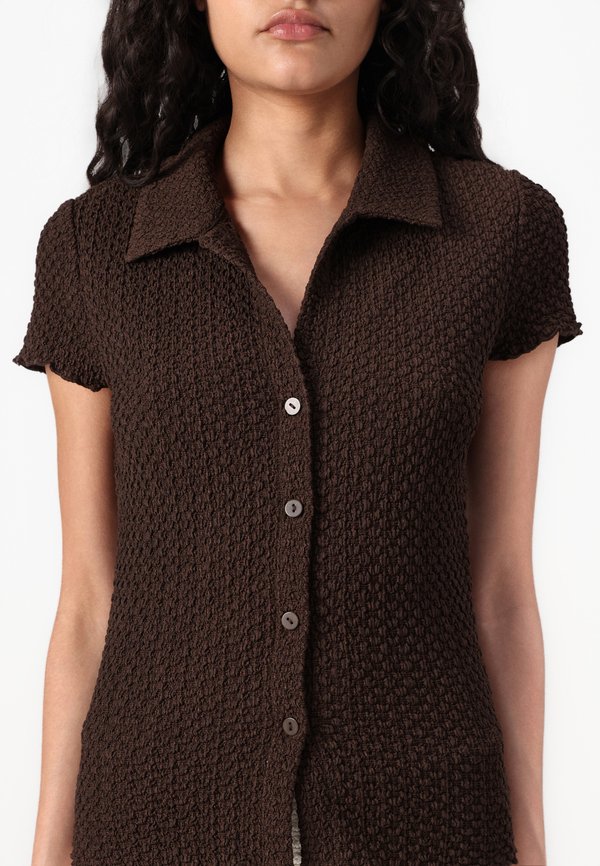 SHORT SLEEVE BUTTONED - Button-down blouse - java2