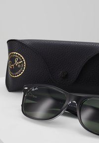 Ray-Ban UNISEX - Óculos de sol - greencrystal standard