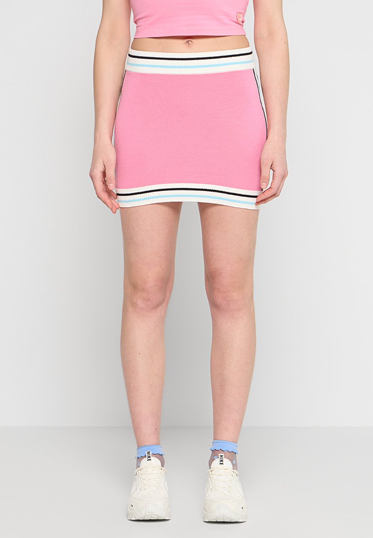 CHIARA FERRAGNI Minirok roze