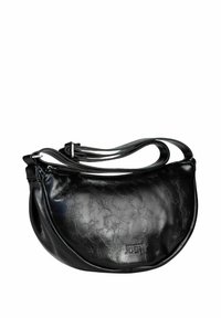 Sac à bandoulière en cuir noir à texture lisse, forme incurvée, avec une bandoulière unique et réglable. Présente un logo embossé sur le devant.