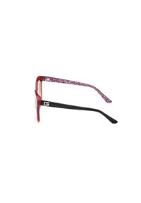 Lunettes de soleil rouges et noires avec une monture rectangulaire, présentant un revêtement intérieur violet à motifs sur les branches et un logo doré sur un côté.