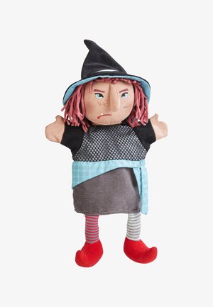 Handpuppe einer Hexe mit rosa Garnhaar, blauen Augen, schwarzem Hut, grau-blauem Outfit, gestreiften Socken und roten, gebogenen Schuhen.