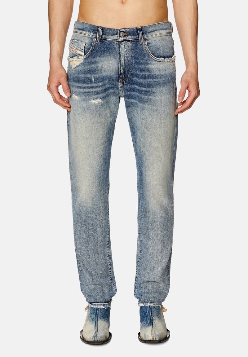 Jeans Diesel D-Strukt Slim Blu Chiaro – Denim Elasticizzato 97% Cotone, Vestibilità Aderente, Uomo