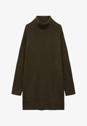 Olivovo zelený rolák, vyrobený z mäkkého, textúrovaného pleteninového materiálu, s padajúcimi ramenami a voľným, uvoľneným strihom. Žiadne viditeľné vzory.