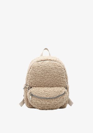 Beige fleece-tekstureret rygsæk med en lynlåslomme foran, et øverste rum med lynlås og to beige skulderstropper.