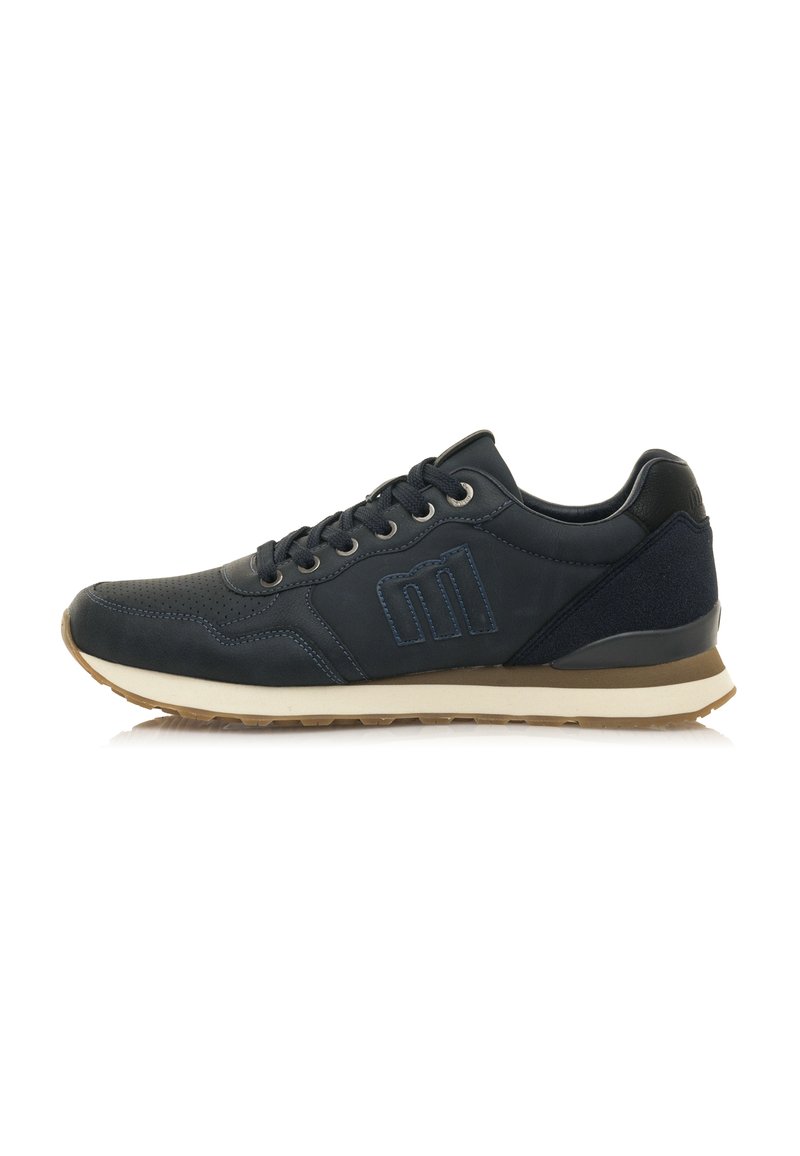 Dunkelblaue Sneaker mit einem strukturierten Lederoberteil, Schnürverschluss, gepolstertem Schaft und einer kontrastierenden beigen Sohle. Mit Logodetails an der Seite.