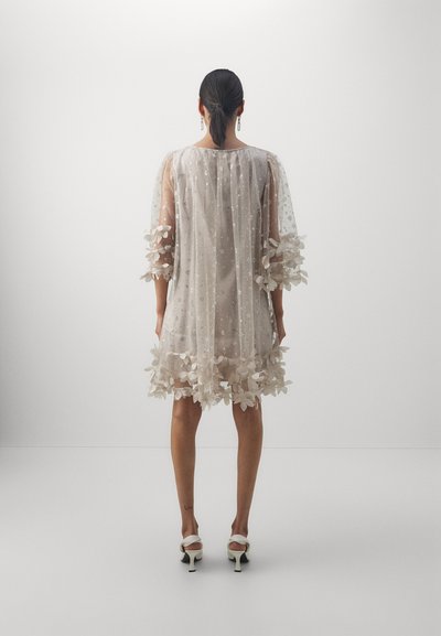 Ida Sjöstedt RIVER DRESS - Rochie cocktail/Rochie petrecere - pale mushroom/silver glitter