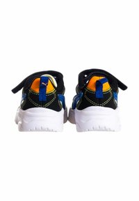 Scarpe sportive nere e blu con suola bianca. Presentano dettagli gialli a contrasto e una linguetta blu sul tallone. Finitura in tessuto testurizzato.