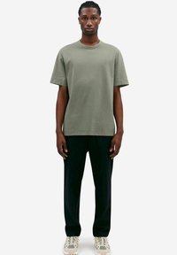 Elvine T-shirt - bas - grün