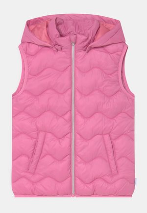 Rosa gepolsterte Weste mit Kapuze, featuring ein gewelltes gesticktes Muster, Reißverschluss vorne und zwei Seitentaschen. Glatte Textur und leichtes Material.