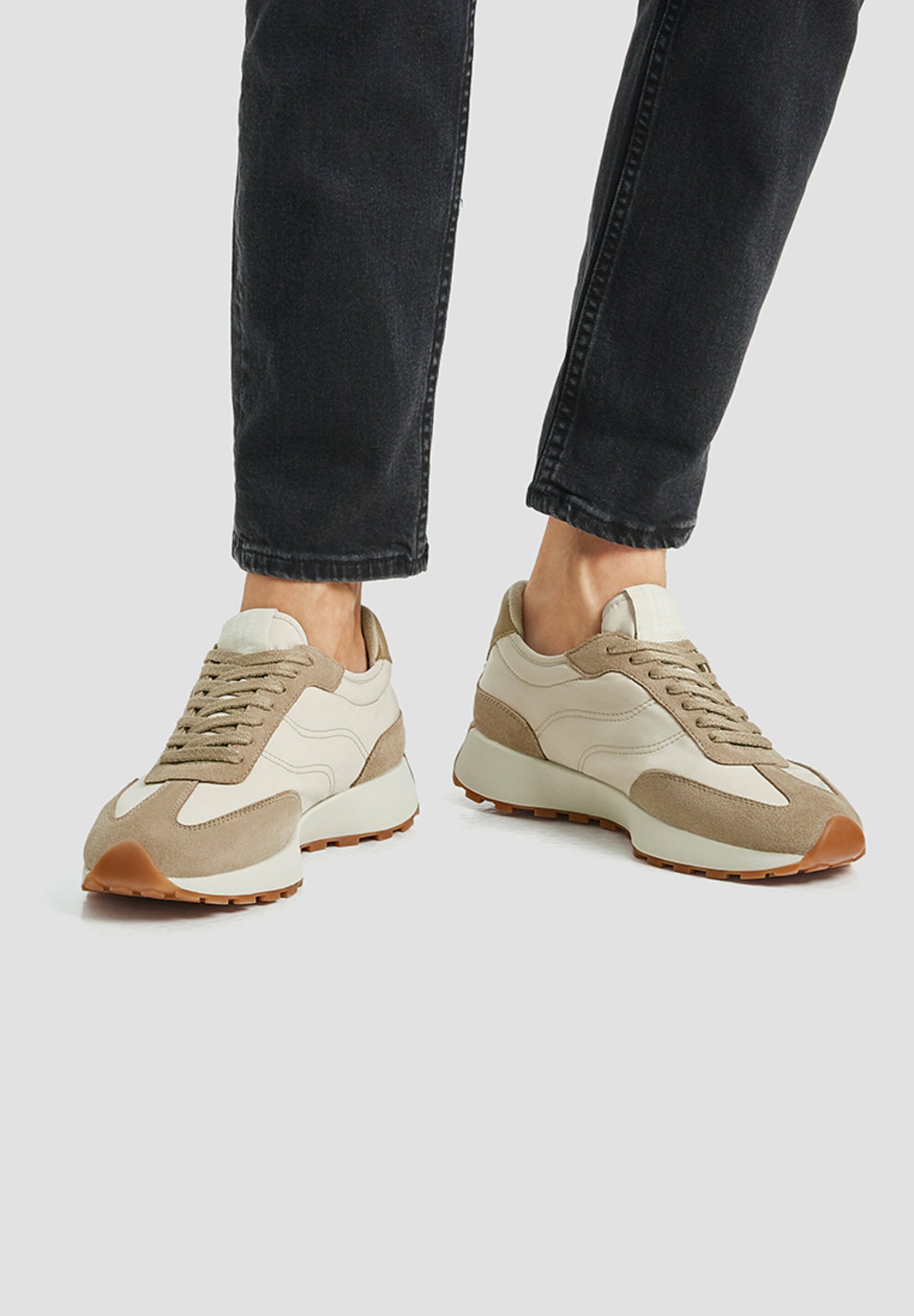 chaussure pull and bear