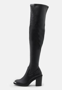 Stivali neri sopra il ginocchio in pelle liscia, con punta tonda, tacco spesso e un accento metallico sulla punta.