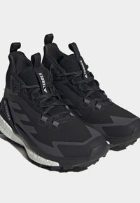 adidas Terrex TERREX FREE HIKER 2 GTX W - Pantofi drumeție - core black/grey six/ftwr white