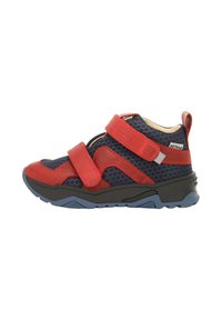 Scarpe per bambini rosse e blu scuro con due cinturini regolabili in velcro, superficie testurizzata e suola in gomma nera. Presenta un colletto alla caviglia imbottito.