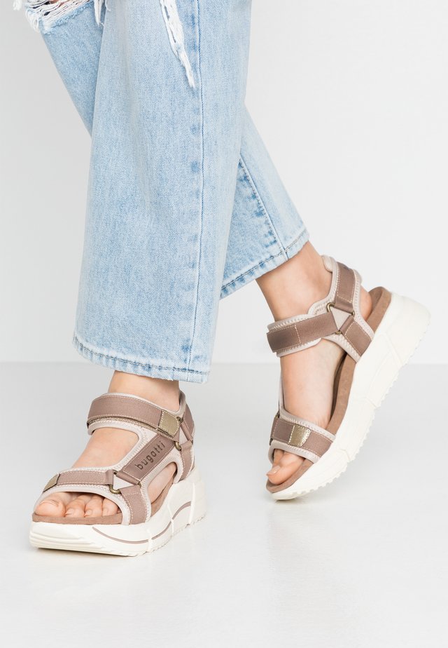 RAJA - Sandalias con plataforma - mid brown/sand