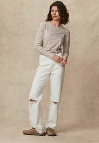 Next ESSENTIAL CREW NECK- REGULAR FIT - Pikkade varrukatega topp - neutral