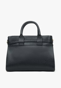 Czarna skórzana torba na ramię o teksturowanej powierzchni. Posiada dwa krótkie uchwyty oraz sztywny kształt, wykończona delikatnym przeszyciem i złotym suwakiem.