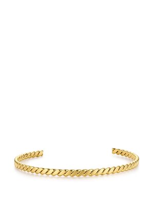 Bracelet fin ouvert en or avec un design en corde torsadée, présenté sur fond blanc.