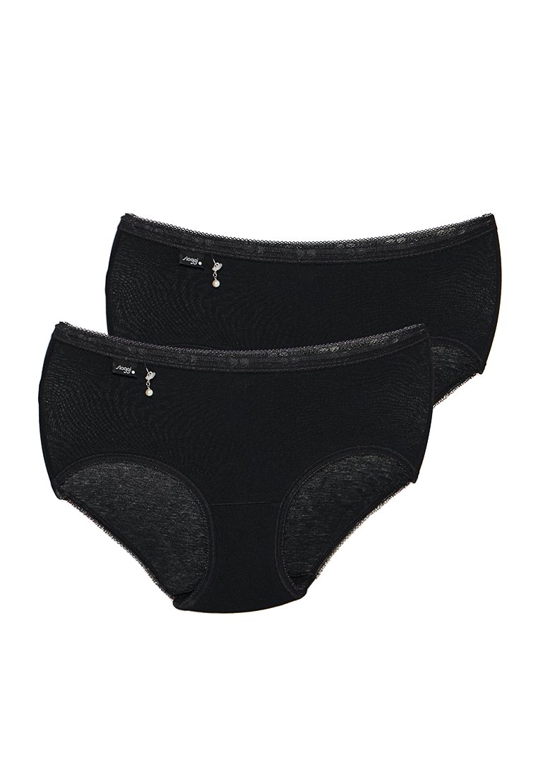 Schwarze Baumwollslips mit Spitzendekoration und einem kleinen dekorativen Charm am Bund. Weicher Stoff und ein Design mit voller Abdeckung. Zwei Paar enthalten.