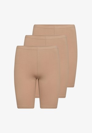 Beige tank top og matchende shorts lavet af blødt, strækbart stof. Toppen har en rund halsudskæring, og shortsene er tætsiddende og går til midt på låret.