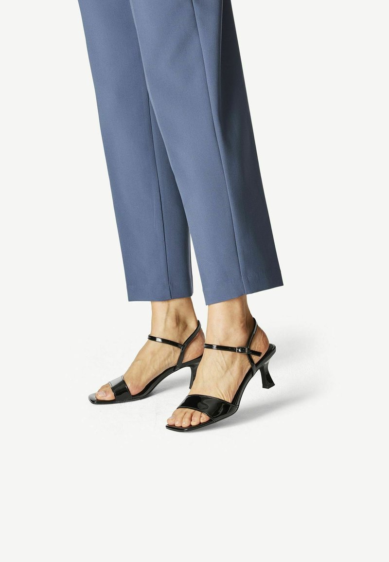 tamaris riemchensandalette schwarz