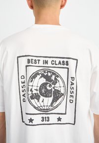 Carhartt WIP STAMP - Apdrukāts T-krekls - white/black