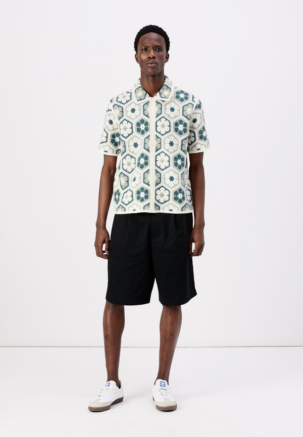 RASCHEL SWOLO - Shirt3