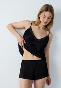 Etam FEELING - Pyjamashirt - black