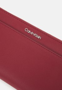 Calvin Klein Portafoglio - biking red