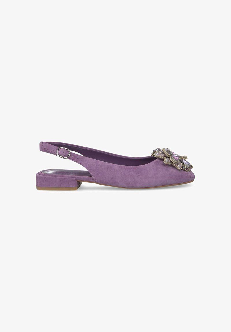 Scarpa slingback in suede viola con tacco piatto, caratterizzata da decorazioni nella zona delle dita e una forma arrotondata.