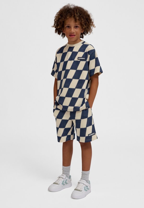 PETS - T-Shirt print - wood ash