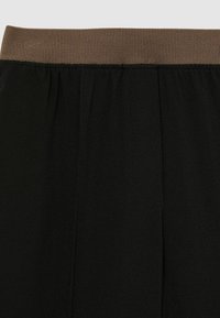 Reiss REGULAR FIT - WIDE-LEG ELASTICATED WAIST - Nohavice - black