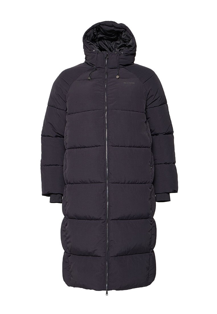 Zwarte pufferjas met een lange, oversized pasvorm, capuchon, ritsluiting aan de voorkant en horizontaal gequilted secties voor isolatie.