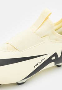 Nike Performance JR MERCURIAL VAPOR 15 ACADEMY MG UNISEX - Scarpe da calcetto con tacchetti - lemonade/black