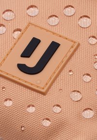 Johnny Urban JUNO - Mobiltaske - peach