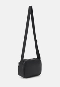 Pier One UNISEX - Skulderveske - black