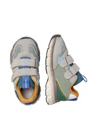 Sneakers sportive per bambini in grigio, verde, blu e giallo, con doppie chiusure in Velcro e suole bianche spesse e texture, mostrate da vista superiore e laterale.