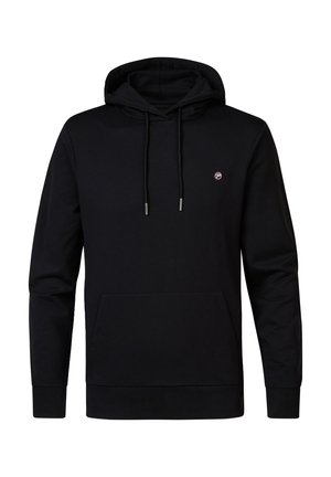 Sudadera negra de suave tejido, con un bolsillo frontal, cordones ajustables y un pequeño logo en el pecho. Diseño clásico.