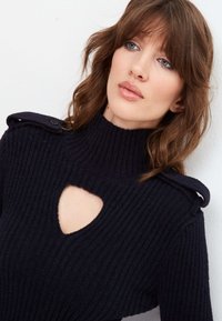 Cesare Gaspari HIGH NECK LONG SLEEVE - Pouzdrové šaty - black