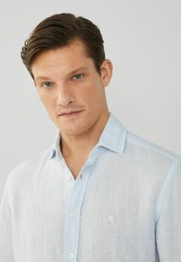 Hackett London GARMENT DYE - Košeľa - sky blue