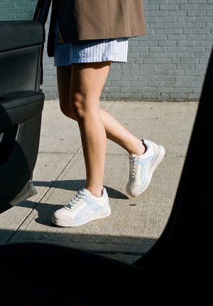 Buffalo, Sneakers - cream blue white