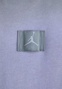 Jordan JORDAN FLIGHT ESSENTIALS 85 - T-shirts basic - iron grey