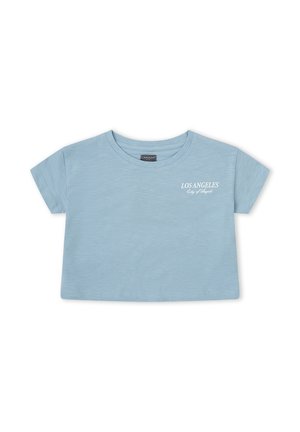 Camiseta corta azul claro con mangas cortas y texto blanco "LOS ANGELES City of Angels" en el pecho izquierdo.