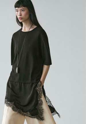 WITH CONTRAST DETAIL - Robe en jersey - black