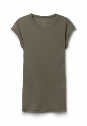 Haut à manches courtes côtelé vert olive avec encolure ronde, silhouette cintrée et manches légèrement relevées sur fond blanc.